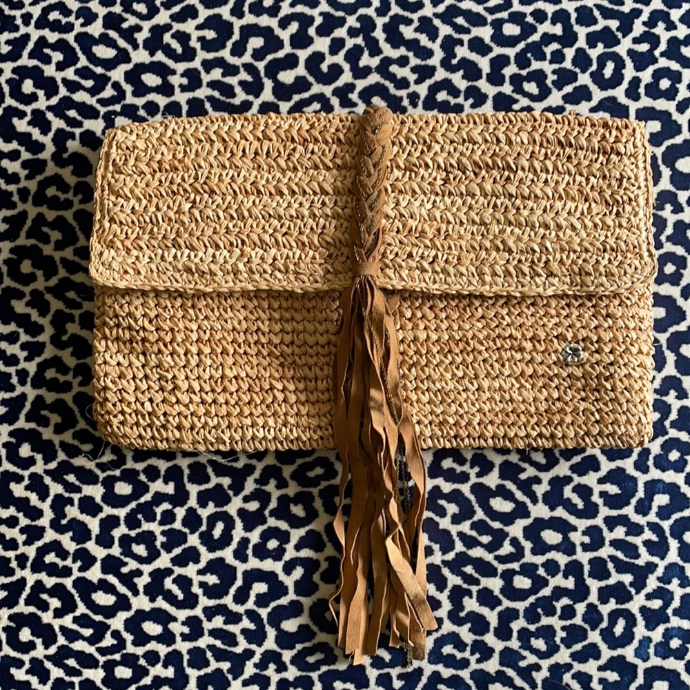 Raffia clutch